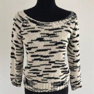 American Eagle Outfitters AE Navy Blue & White Knit Sweater Women’s Medium